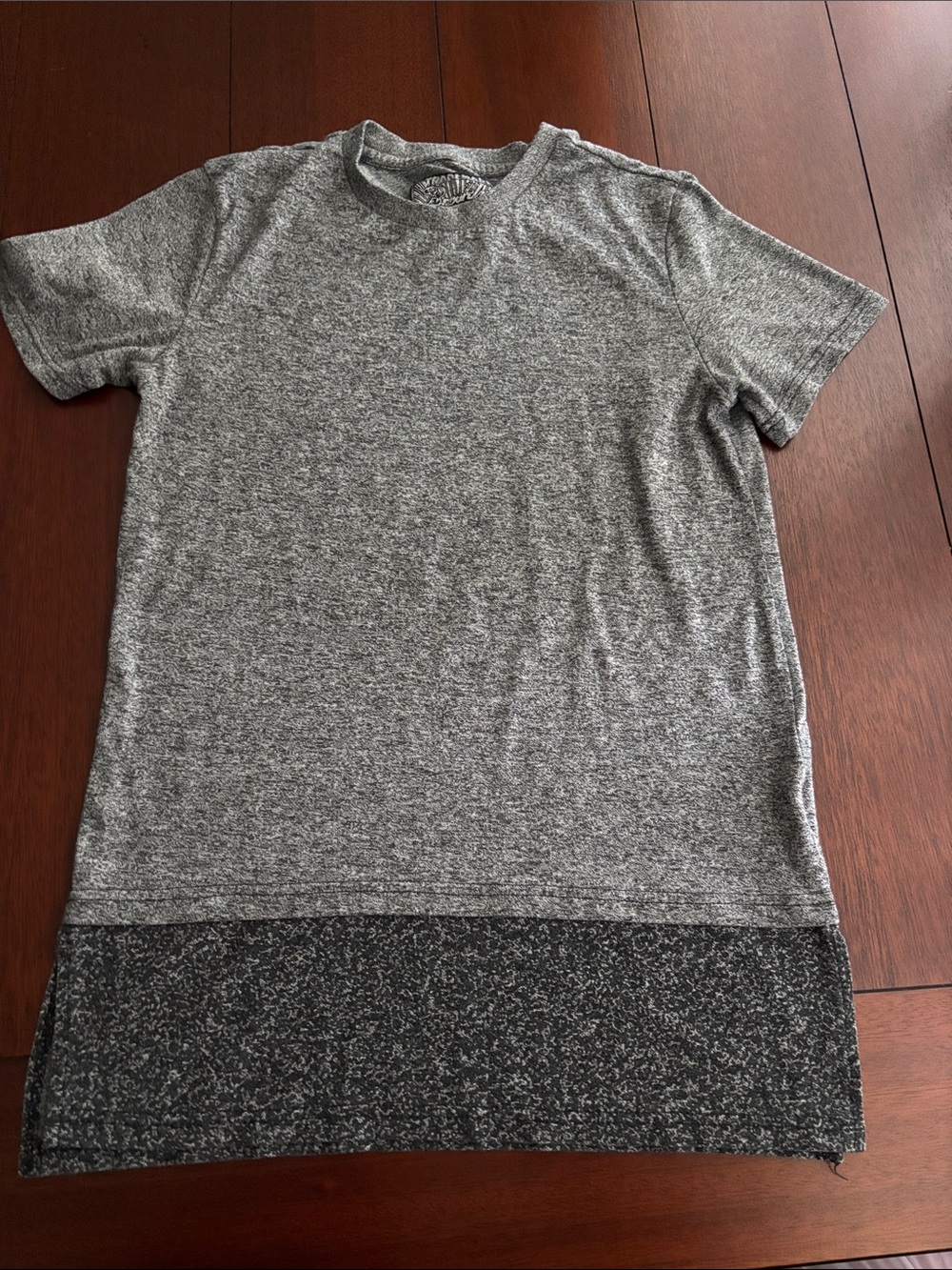 Heather Gray Short Sleeve Tunic Tee with Dark Hem Size S